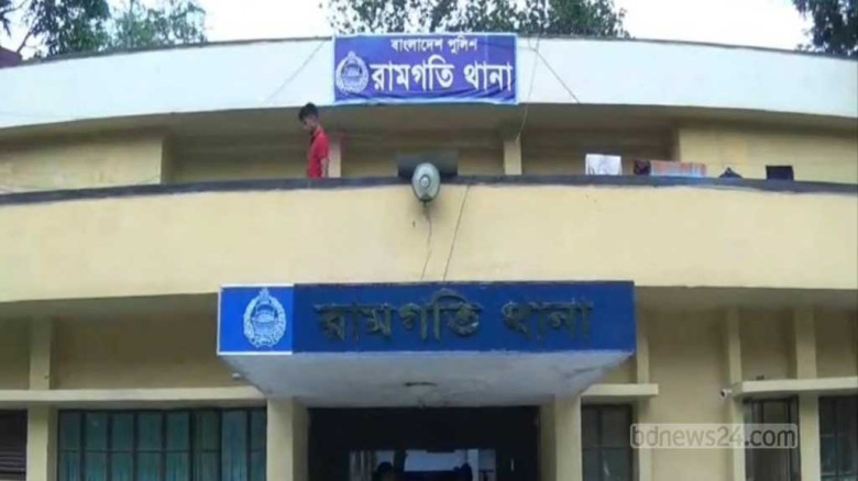রাতে প্রেমিকের সঙ্গে বের হন প্রবাসীর স্ত্রী, সকালে মিলল মরদেহ