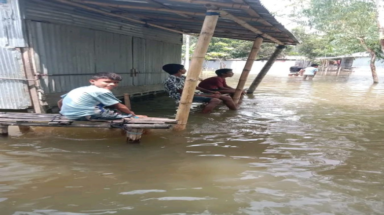 হঠাৎ বন্যায় তিস্তা পাড়ের পাঁচ হাজার পরিবার পানিবন্দি