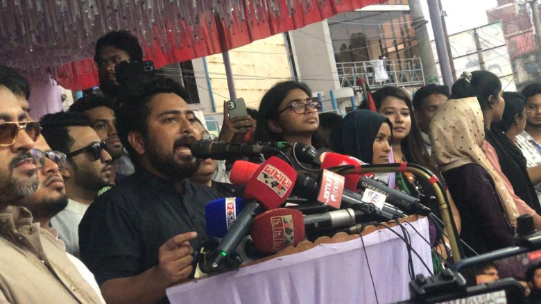 কোন দাবী থেকেই আমরা সরে আসিনি, সংগঠিত হয়ে জনগণের দাবী আদায় করবো —নাহিদ ইসলাম